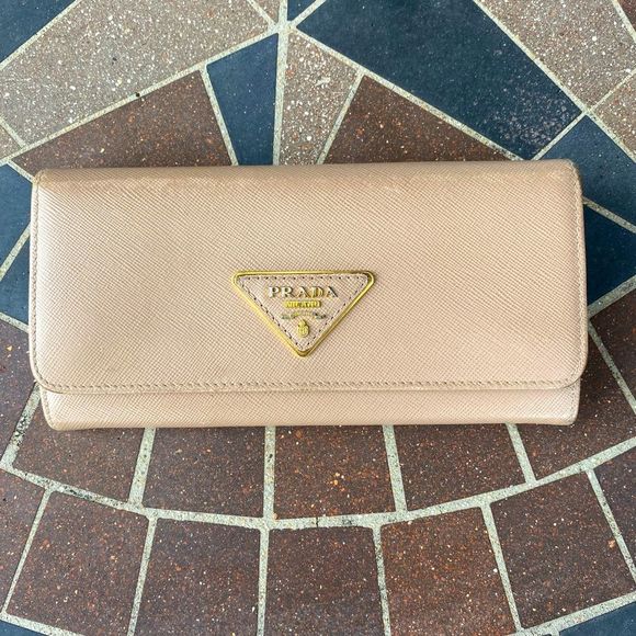 Prada Handbags - Authentic Prada Saffiano leather wallet